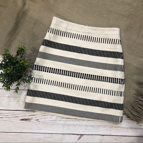 Zara Dresses & Skirts - Zara Basic | Tweed Stripe Skirt XS